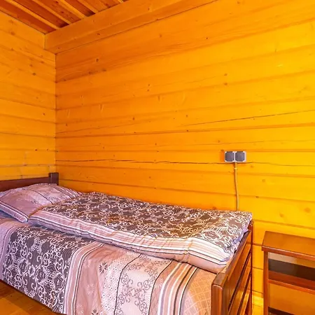 золотий павлін Hotel