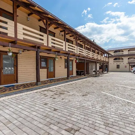 Hotell золотий павлін *