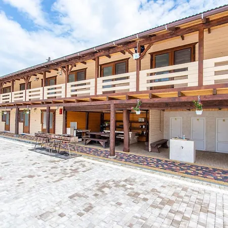 золотий павлін Hotel