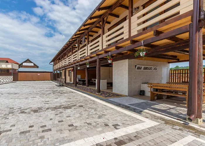 золотий павлін Otel