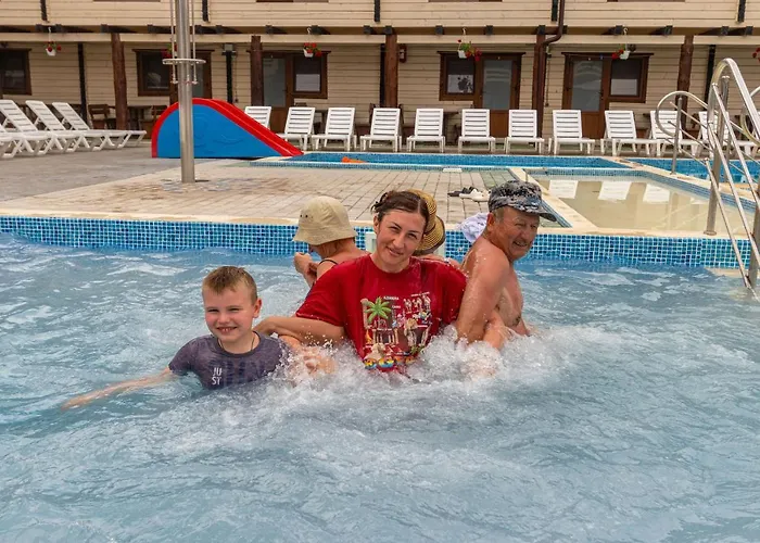 золотий павлін Otel *