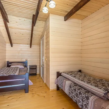 золотий павлін Hotel