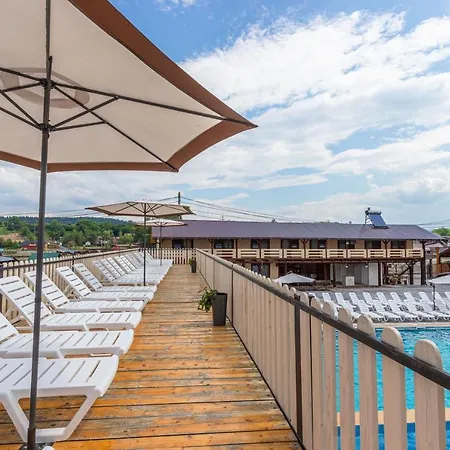 Hotel золотий павлін